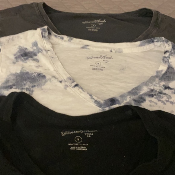 Universal thread three medium T-shirts one gray one tie-dyed white/blue, black - Picture 2 of 5